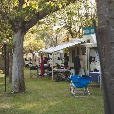 Centro Vacanze - Garden River Semesterpark Altidona