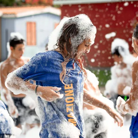 Centro Vacanze - Garden River منتزه العطل *