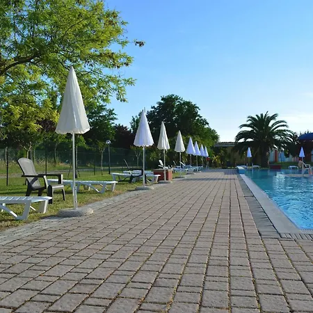 Centro Vacanze - Garden River * ألتيدونا