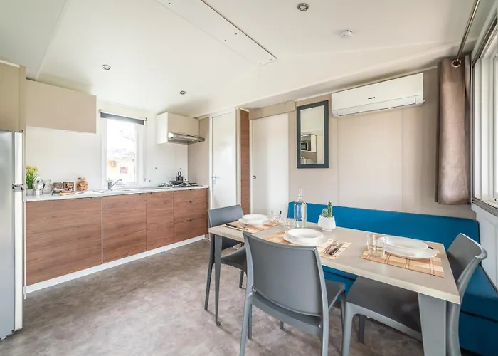 Parco vacanze Centro Vacanze - Garden River Altidona