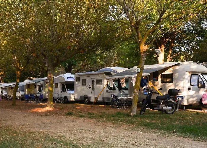 Parco vacanze Centro Vacanze - Garden River Altidona